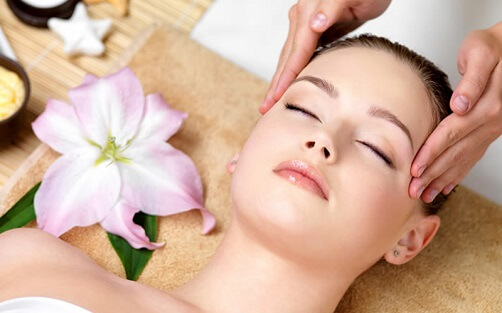 facial-massage to look young